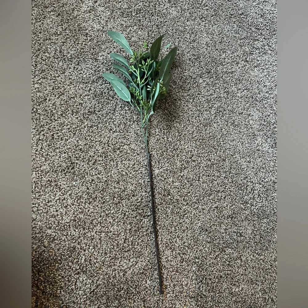 NWT 18 inch faux seeded eucalyptus greenery stem